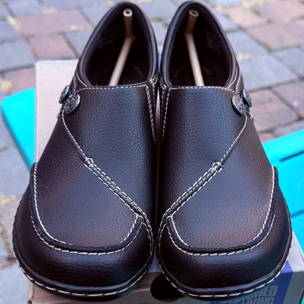 WOMENS CLARKS ASHLAND LANE SLIP-ON BLACK SUEDE LOAFERS US SIZE 8.5 NARROW (NWT) - Picture 6 of 9